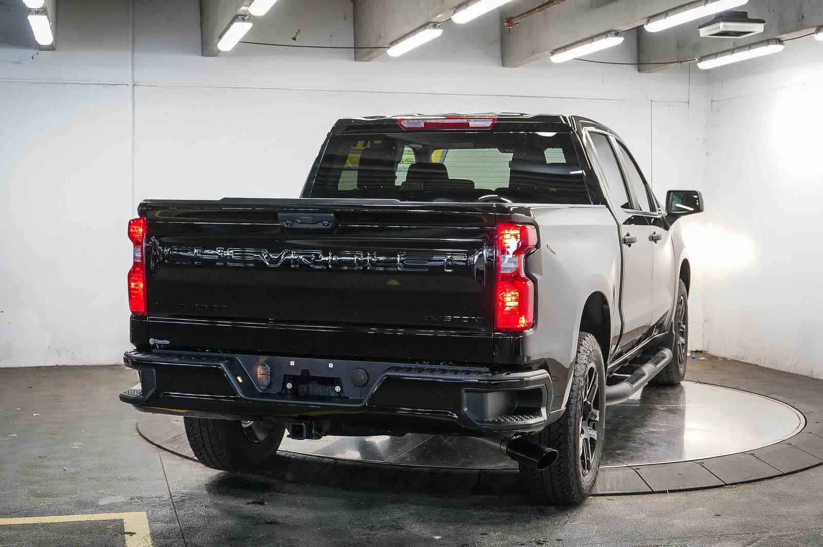 Used 2026 Chevrolet Silverado 1500 Custom w/ Turbomax Blackout Package image 8