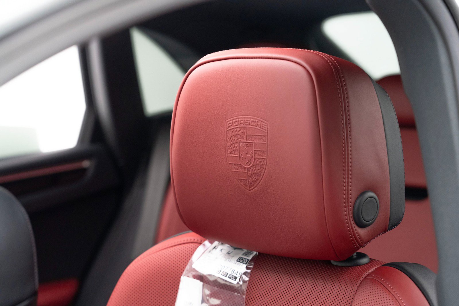 New 2026 Porsche Macan image 19