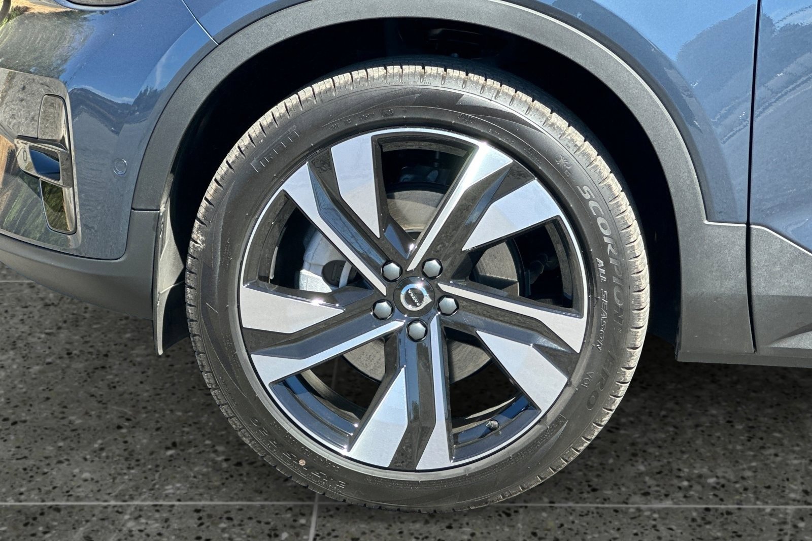 New 2026 Volvo XC40 B5 Ultra w/ Climate Package image 11