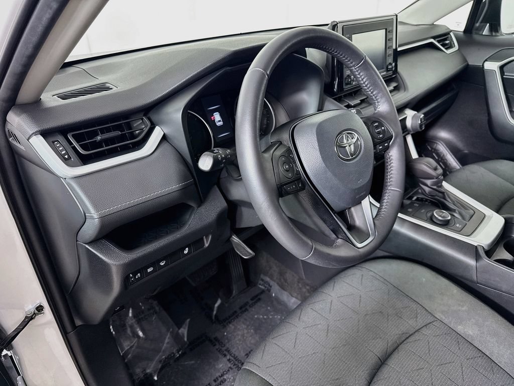 Used 2021 Toyota RAV4 XLE w/ XLE Grade Weather Package AWD/4WD image 10