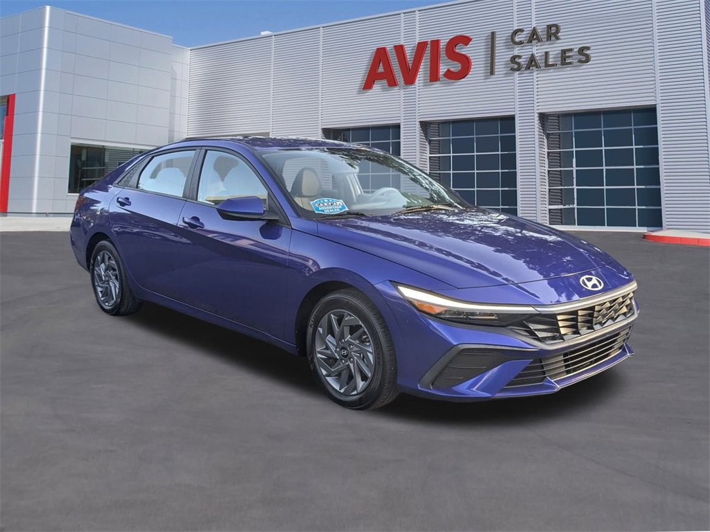Used 2024 Hyundai Elantra SEL image 3