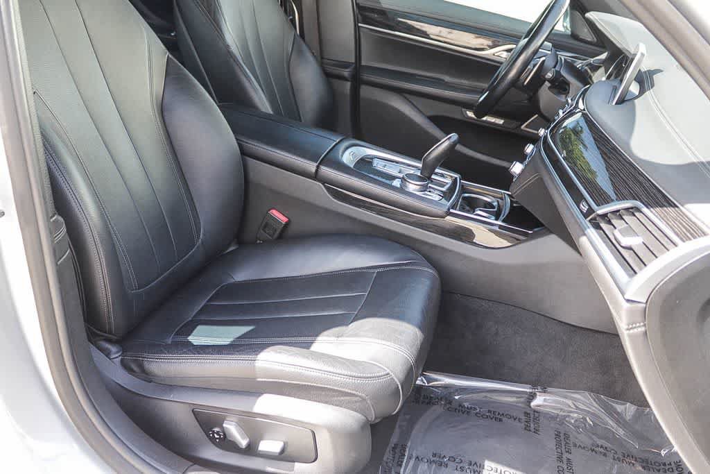 Used 2016 BMW 740i RWD image 17