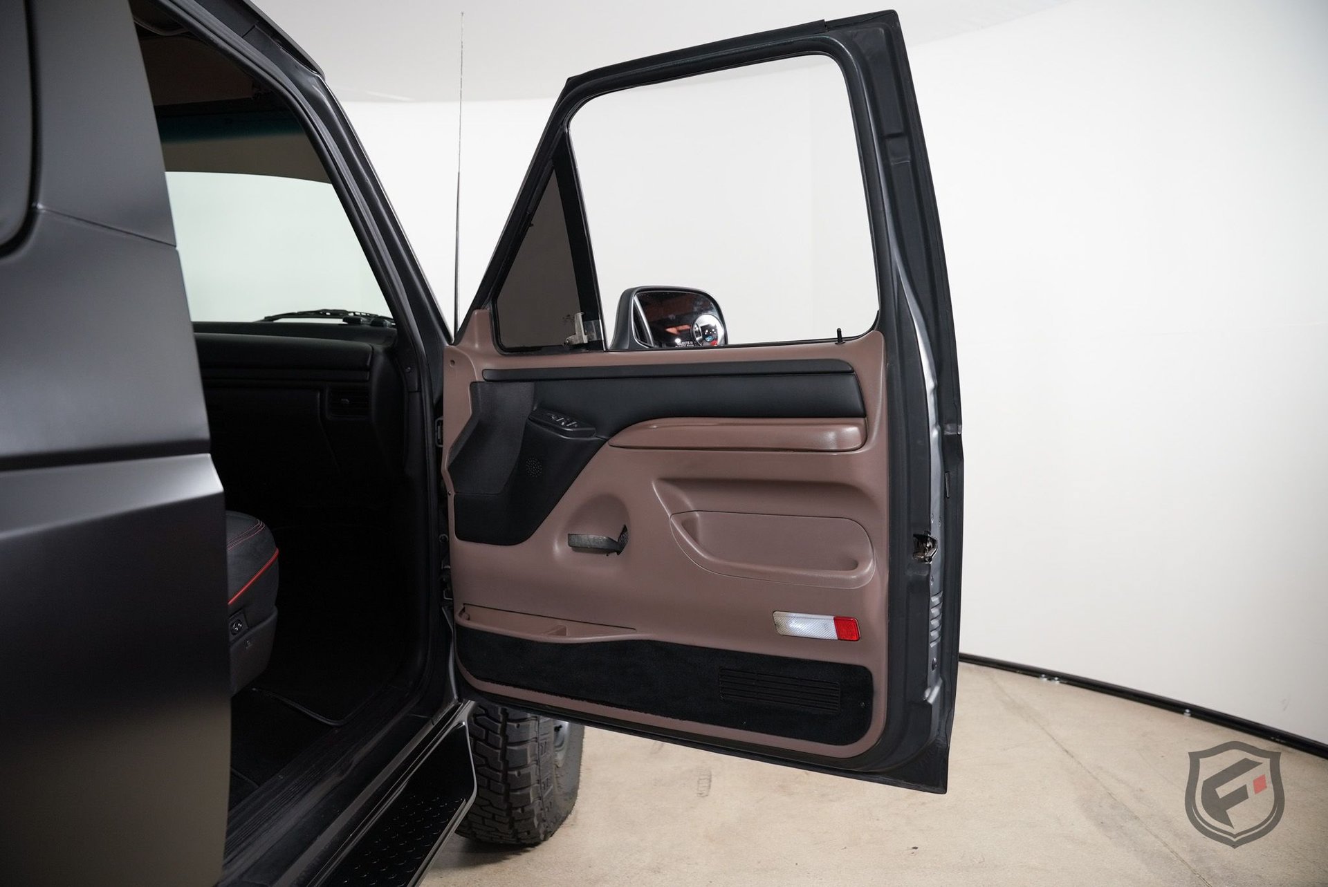 Used 1996 Ford Bronco Eddie Bauer AWD/4WD image 28