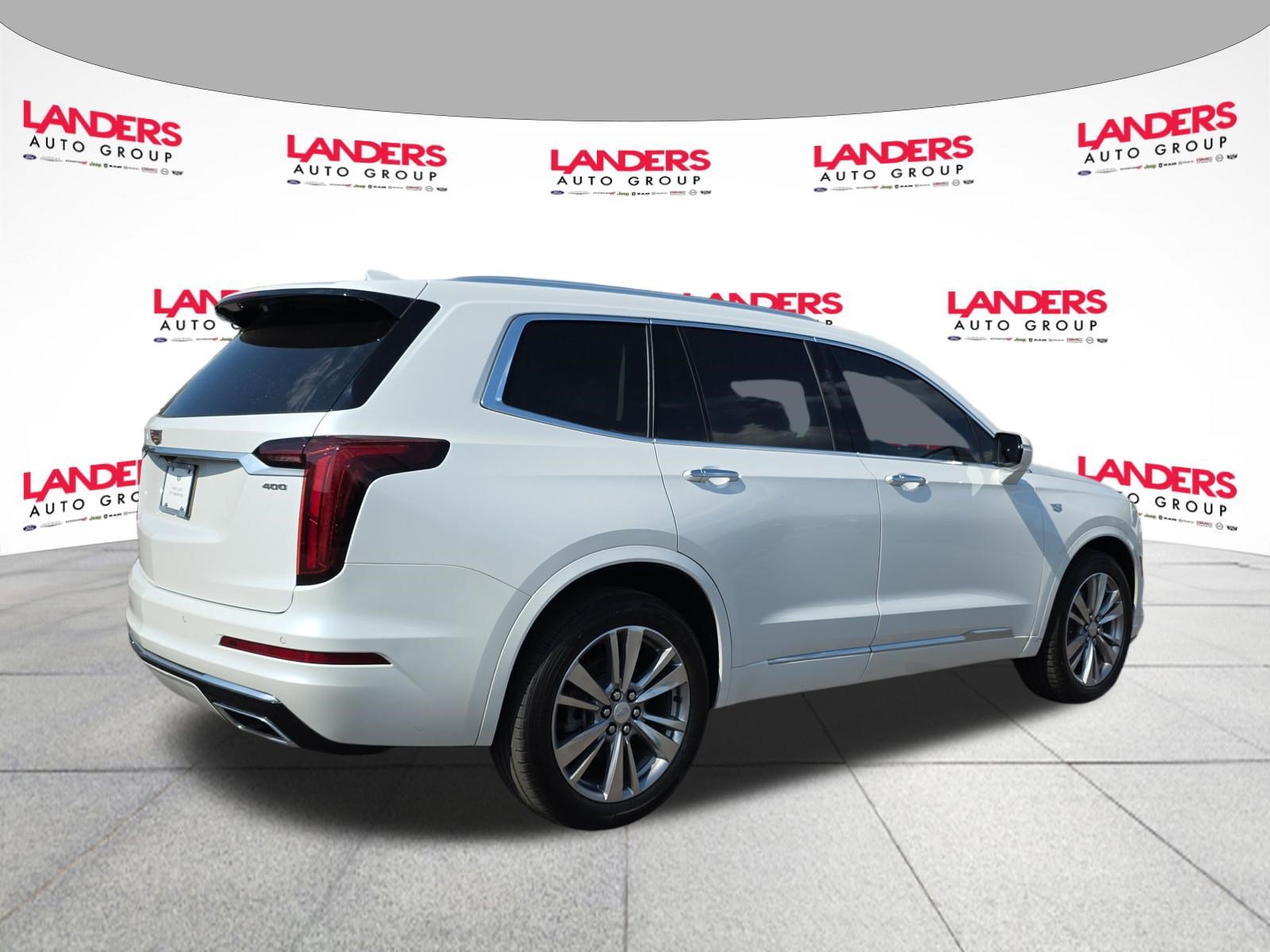 Used 2023 Cadillac XT6 Premium Luxury FWD image 3