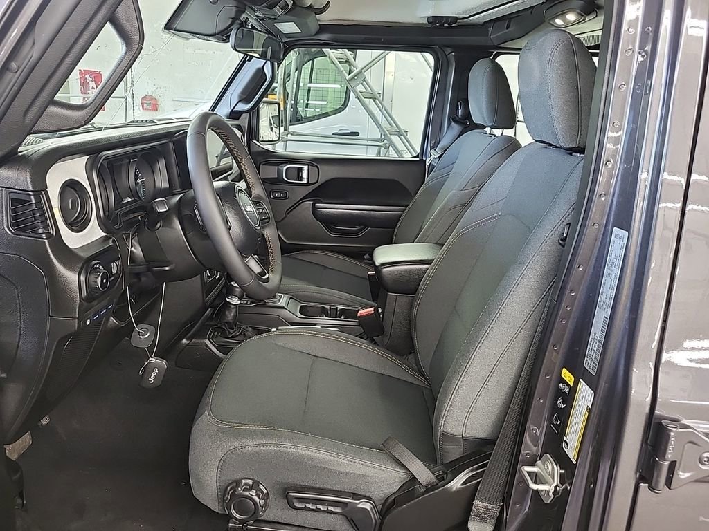 Used 2024 Jeep Wrangler Unlimited w/ Convenience Group image 5