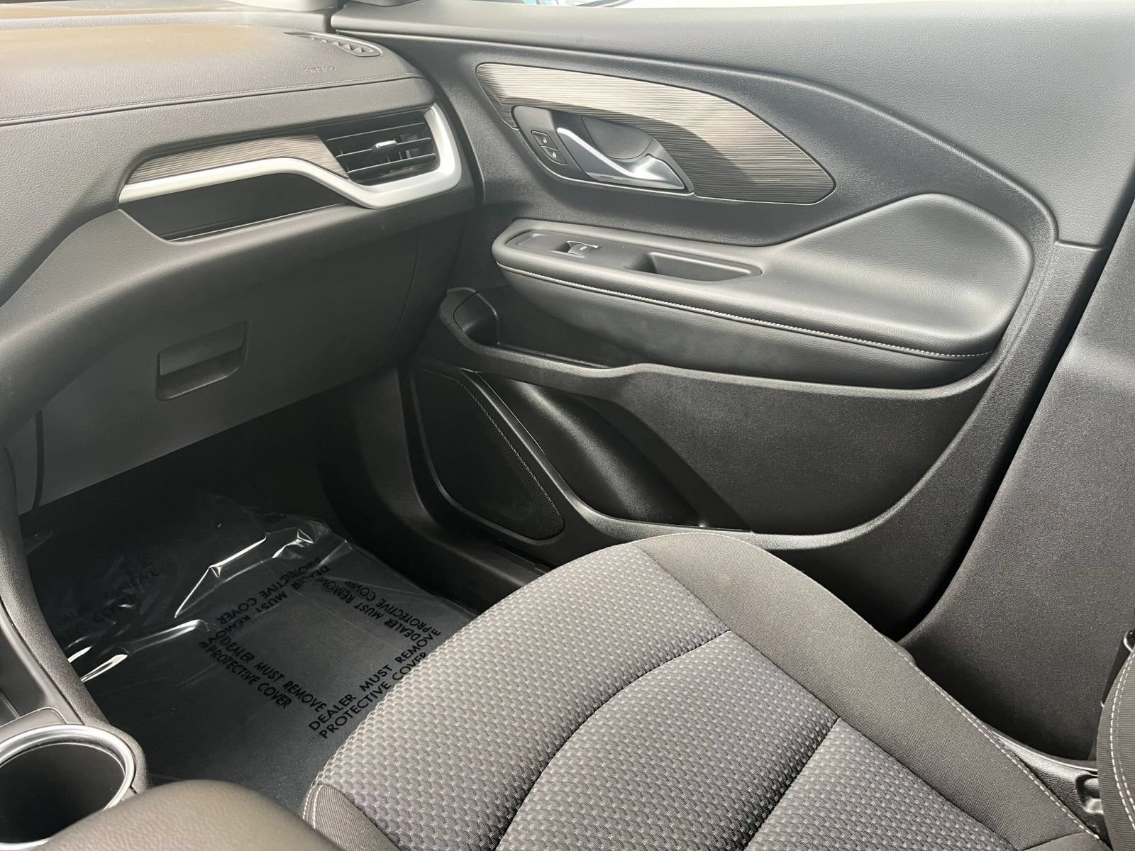 Used 2024 GMC Terrain SLE FWD image 31