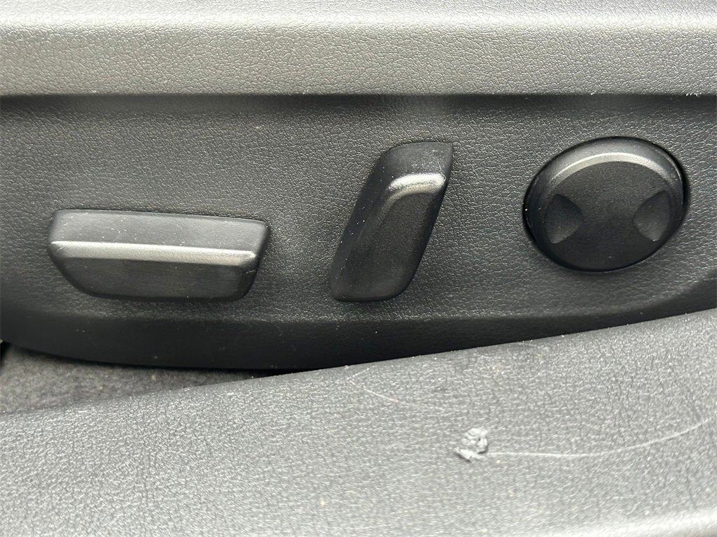 Used 2023 MAZDA MAZDA3 s image 22