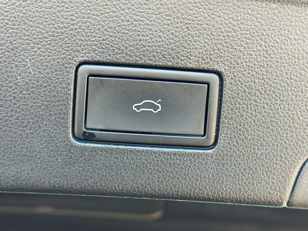 Used 2024 Volkswagen Atlas Cross Sport SE image 14