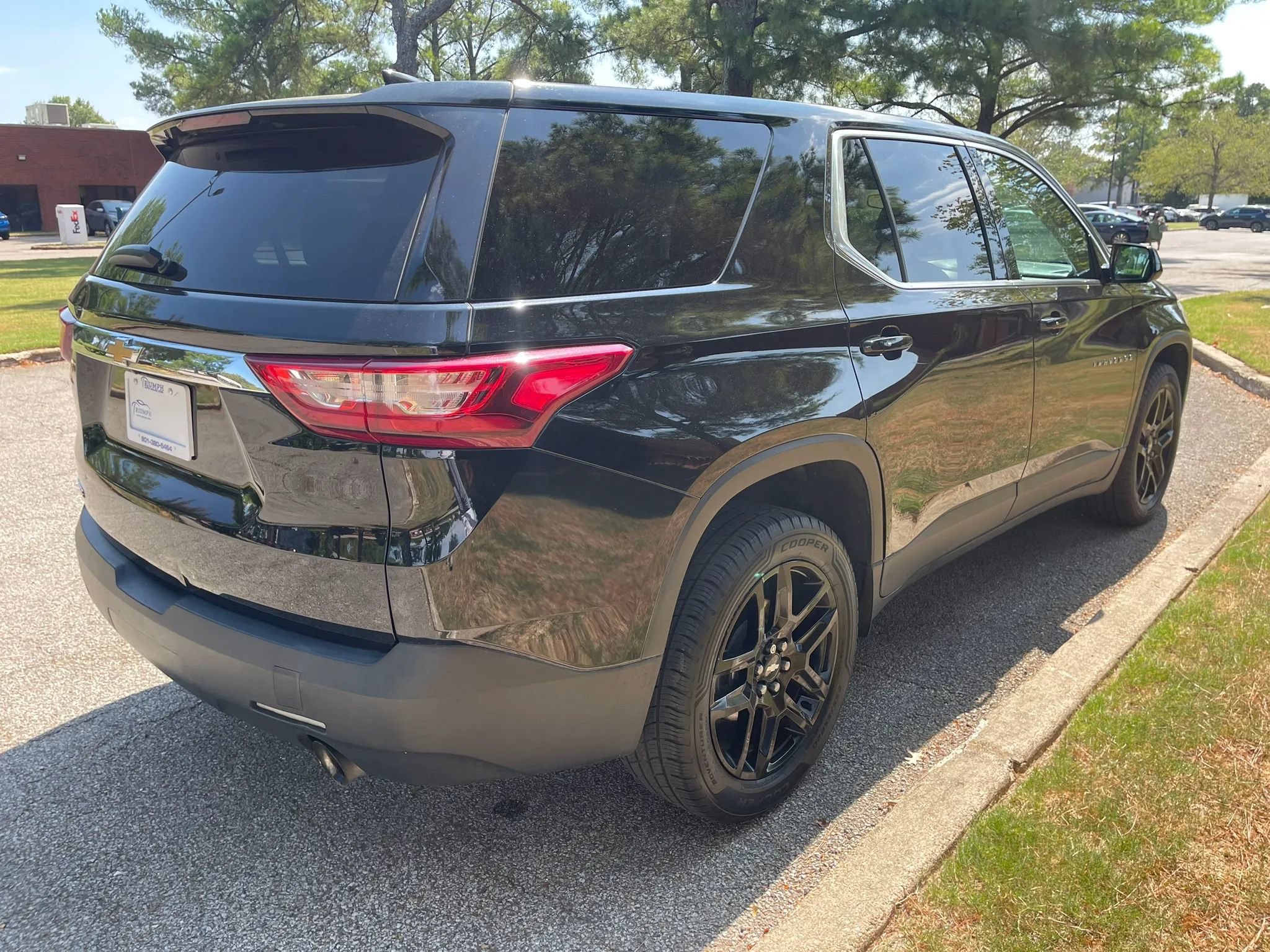 Used 2019 Chevrolet Traverse LS FWD image 5