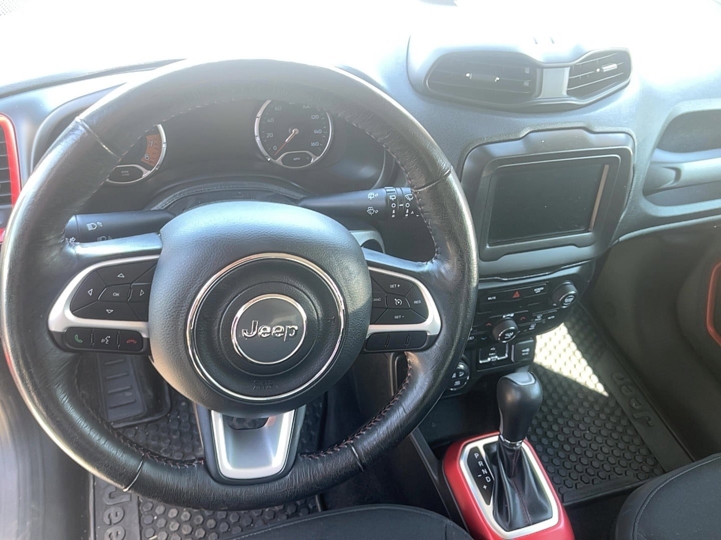 Used 2019 Jeep Renegade Trailhawk w/ LED Lighting Group AWD/4WD image 15