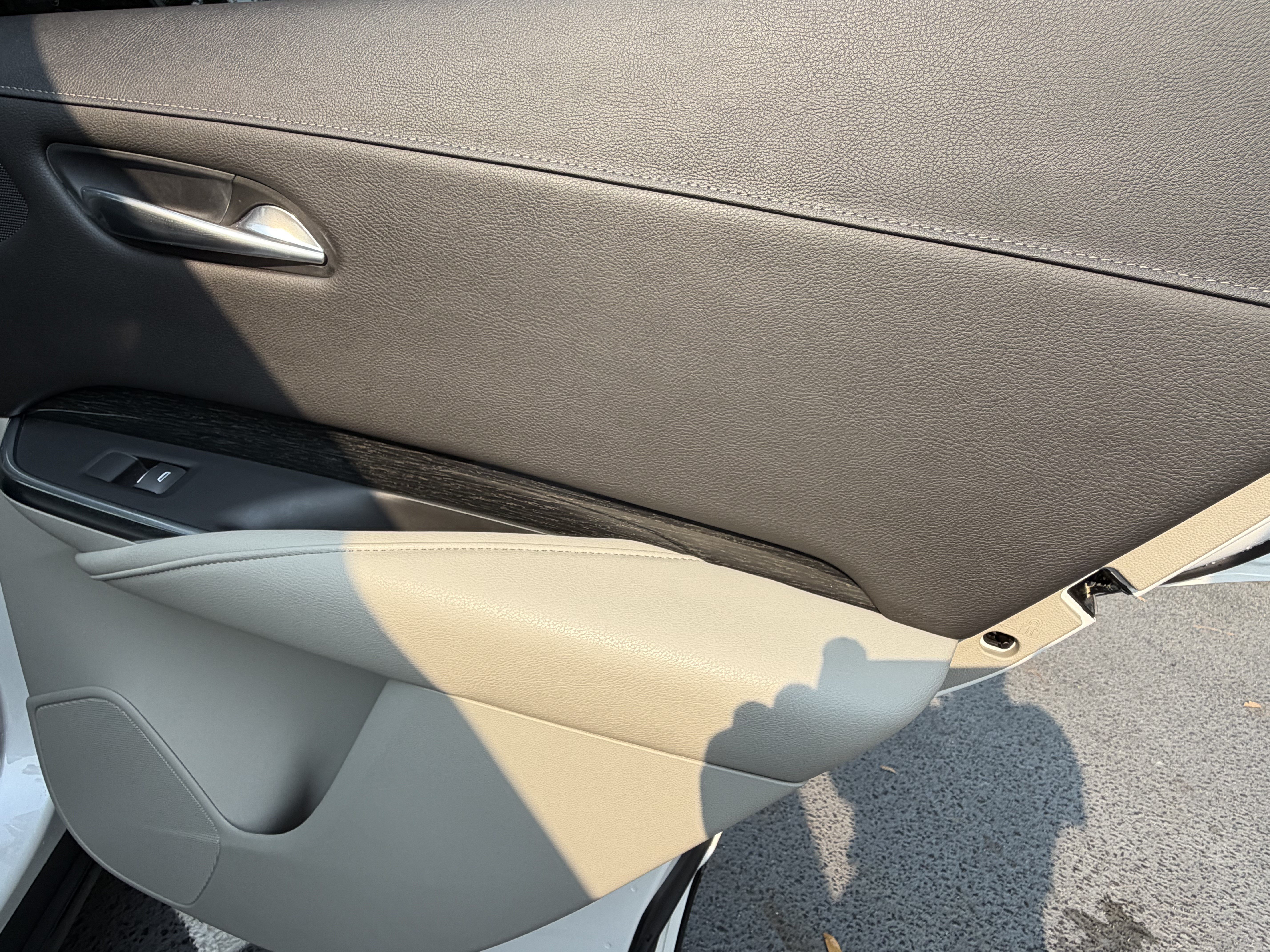 Used 2021 Cadillac XT4 Premium Luxury FWD image 39