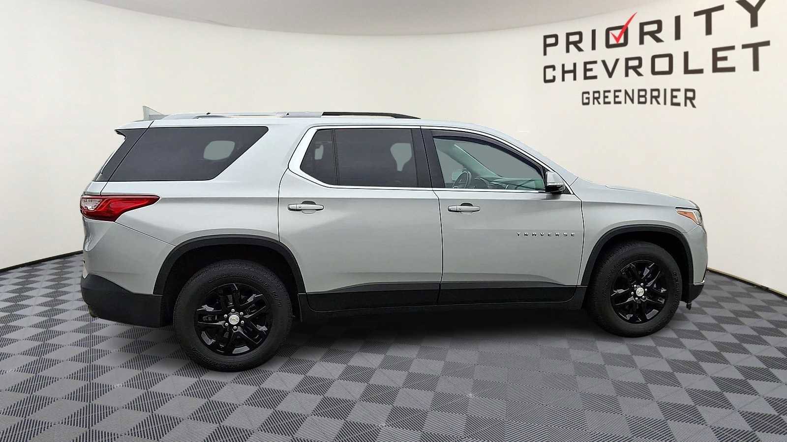 Used 2018 Chevrolet Traverse LT image 9