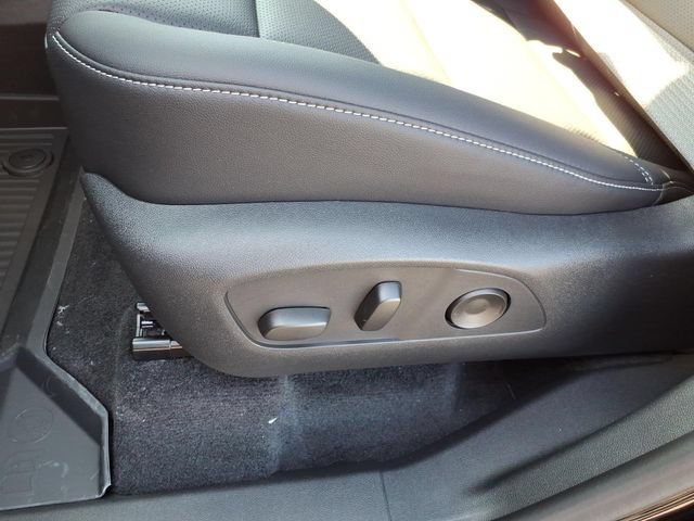 New 2027 Chevrolet Traverse LT w/ Midnight/Sport Edition AWD/4WD image 7