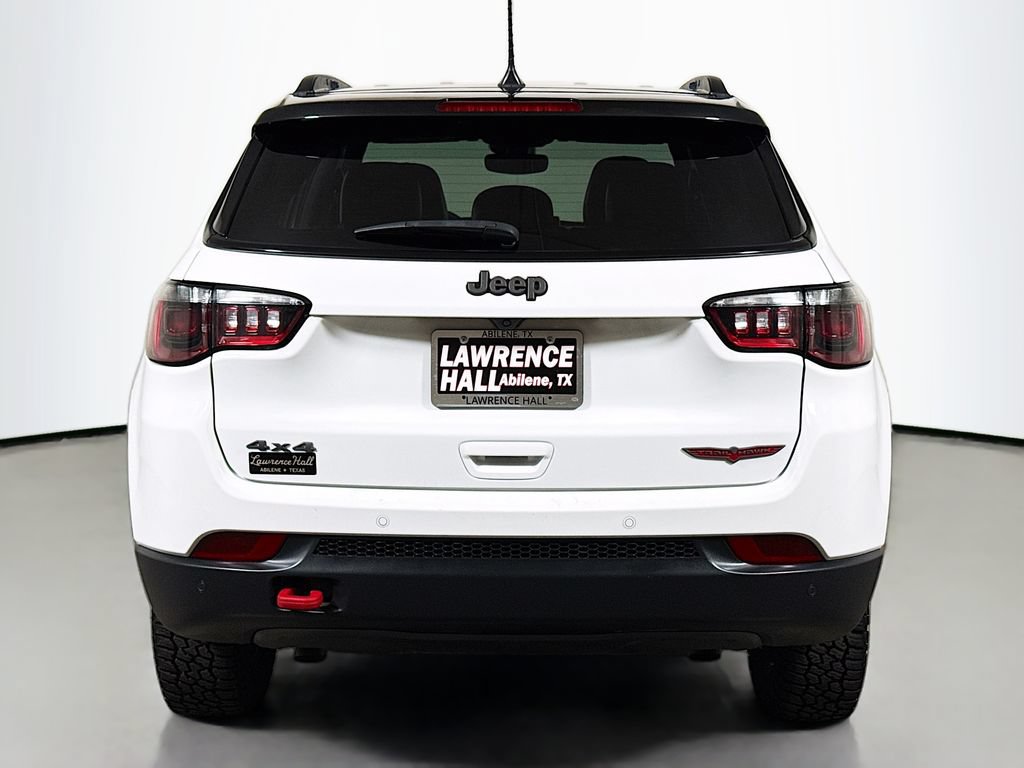 Used 2025 Jeep Compass Trailhawk AWD/4WD image 5
