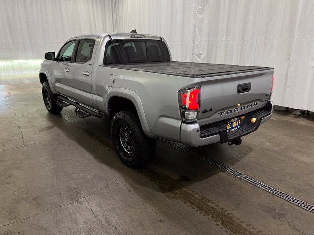 Used 2022 Toyota Tacoma Limited w/ Black Out Package (TMS) AWD/4WD image 7