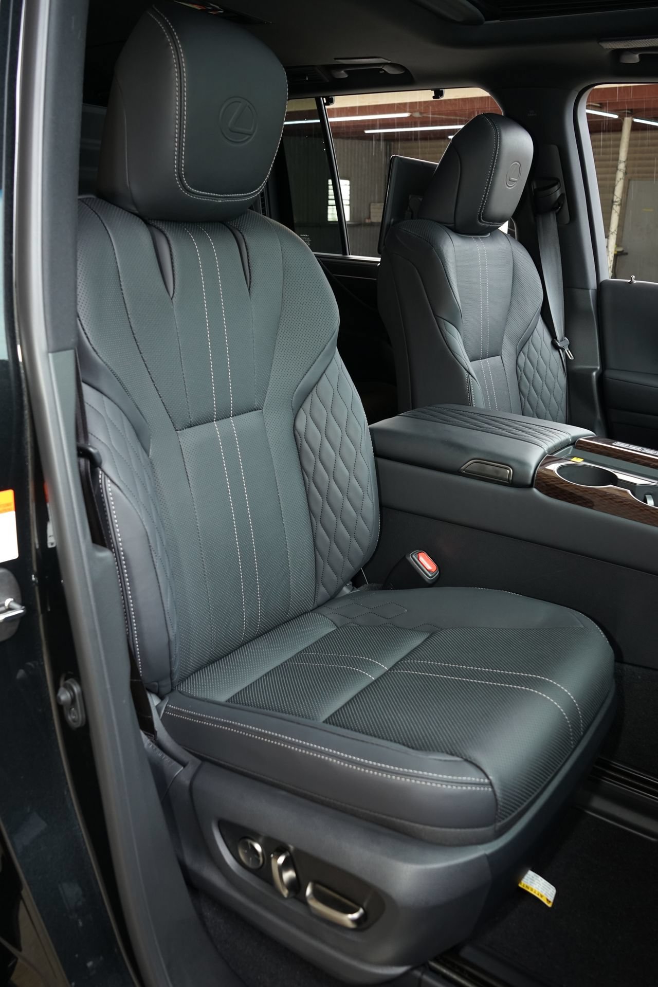Used 2026 Lexus LX 700h Ultra Luxury w/ Accessory Package (Z1) AWD/4WD image 10