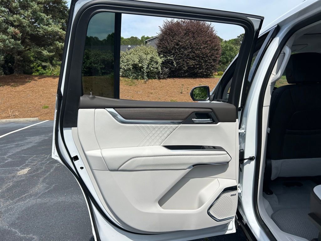 New 2026 GMC Acadia Denali w/ Super Cruise Package FWD image 59