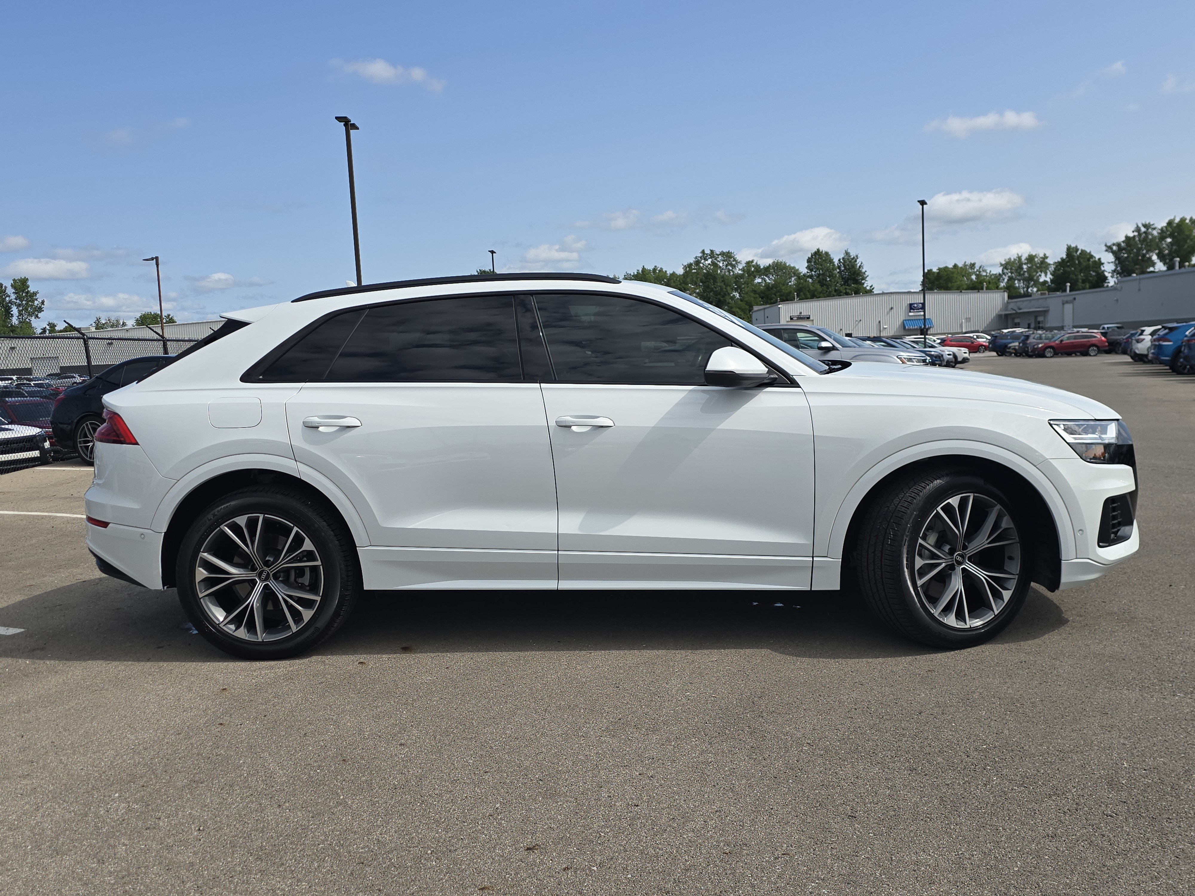 Certified 2022 Audi Q8 Premium w/ Convenience Package AWD/4WD image 8