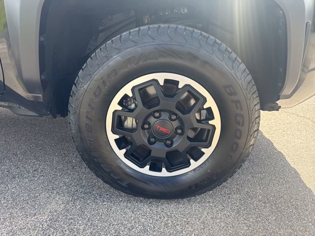 Used 2024 Toyota Tacoma TRD Off-Road AWD/4WD image 34
