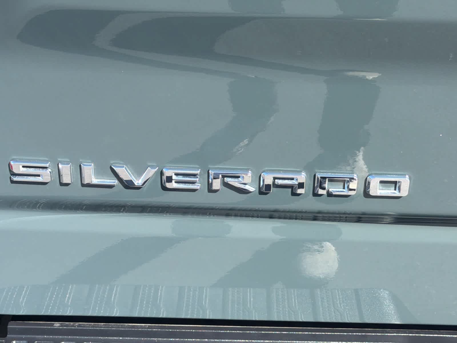 Used 2025 Chevrolet Silverado 1500 LT AWD/4WD image 31