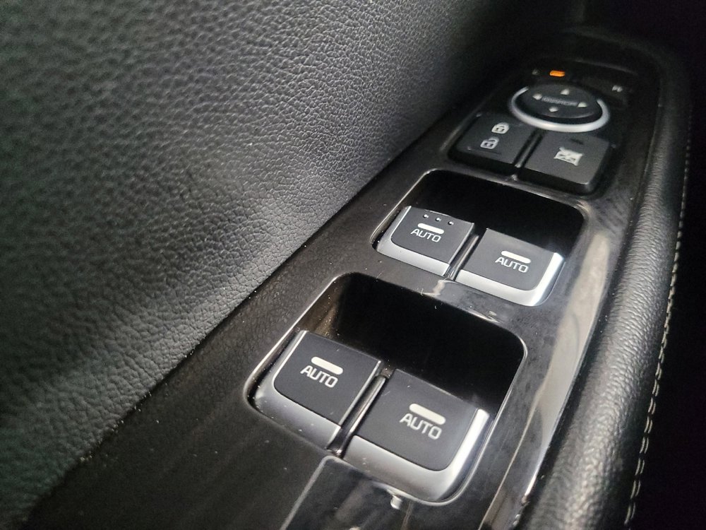 Used 2020 Kia Sorento LX image 27