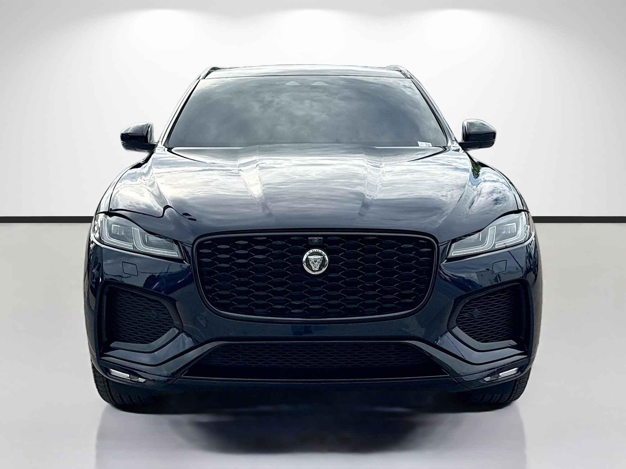 Used 2026 Jaguar F-PACE R-Dynamic S image 8