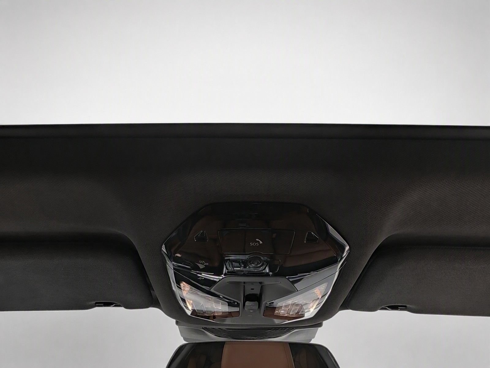 Used 2024 BMW i7 xDrive60 w/ Premium Package RWD image 18