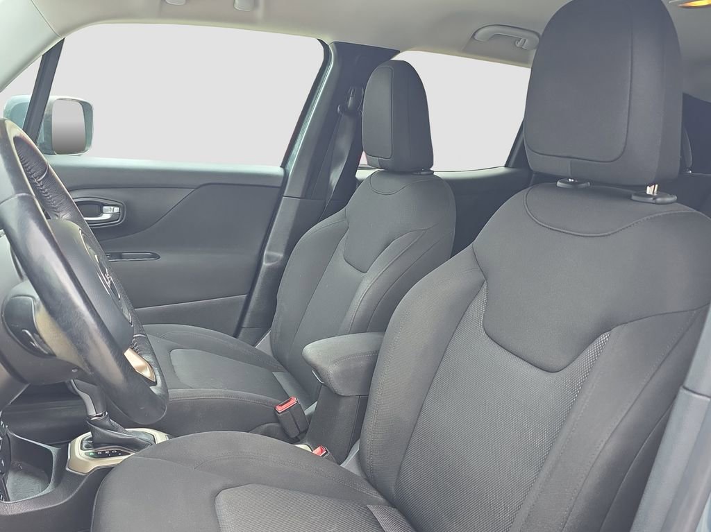 Used 2017 Jeep Renegade Latitude w/ Cold Weather Group AWD/4WD image 7