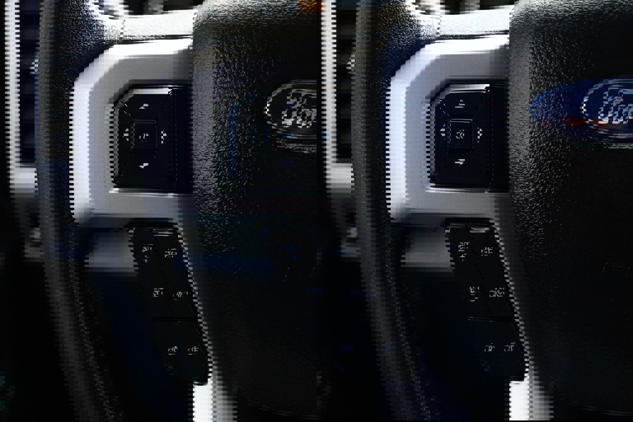 Used 2019 Ford F150 Lariat image 29