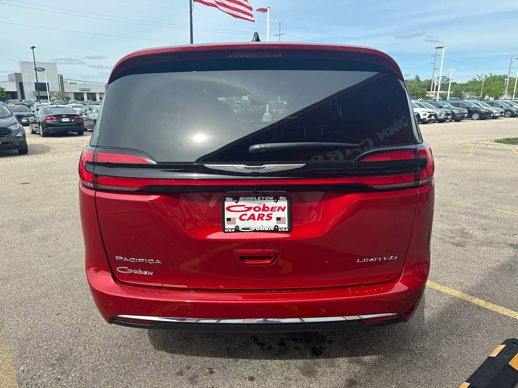Used 2026 Chrysler Pacifica Limited FWD image 6