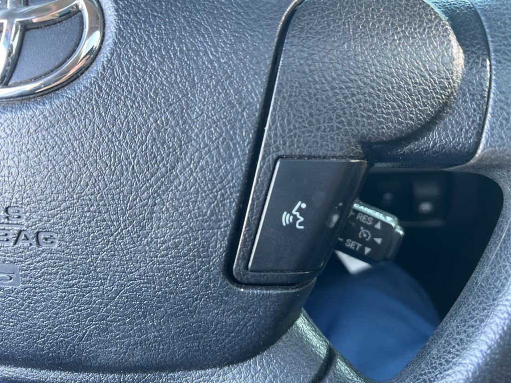 Used 2012 Toyota Tundra 4x4 CrewMax image 20