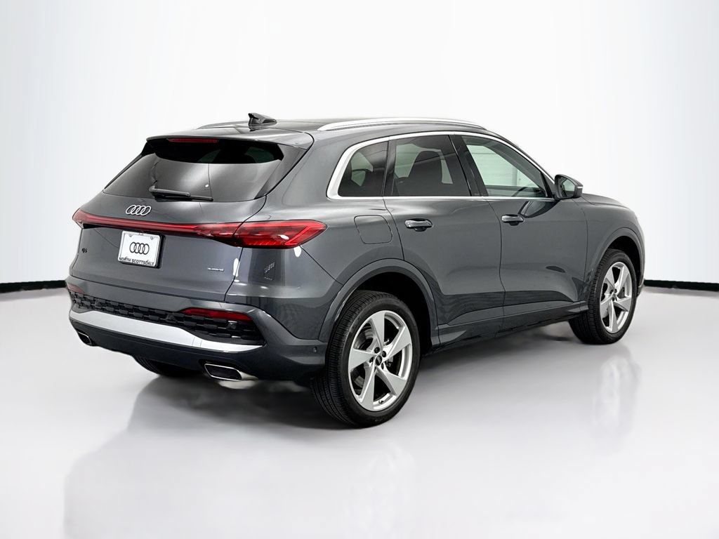 Used 2025 Audi Q5 Premium Plus w/ Premium Plus AWD/4WD image 5