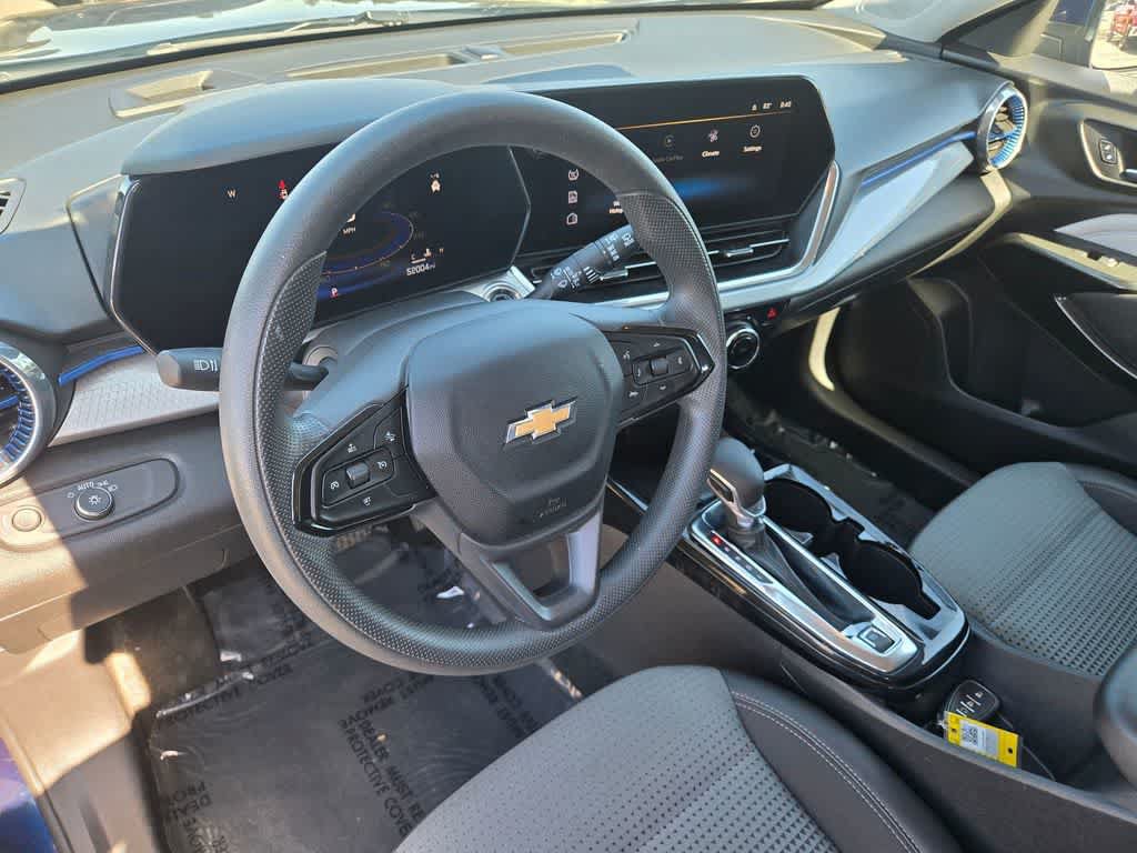 Used 2024 Chevrolet Trax LT FWD image 10