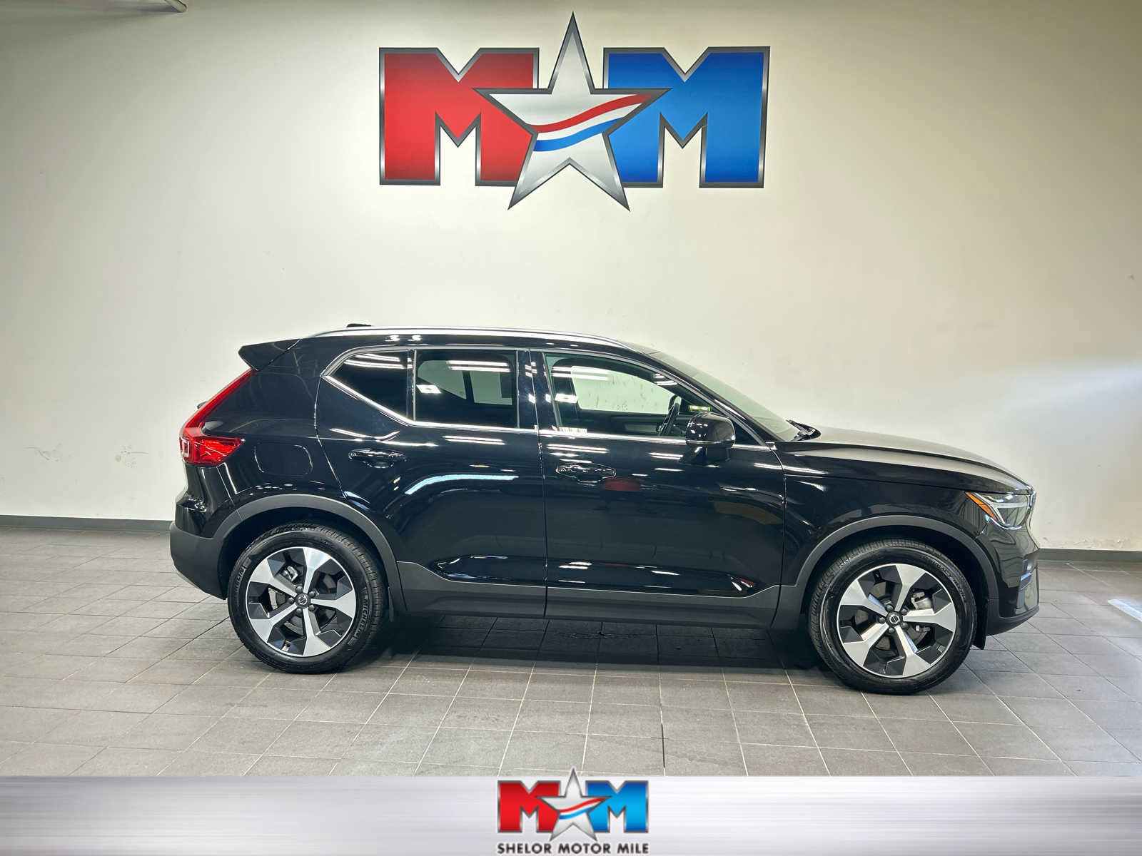 Used 2025 Volvo XC40 B5 Core w/ Protection Package Premier