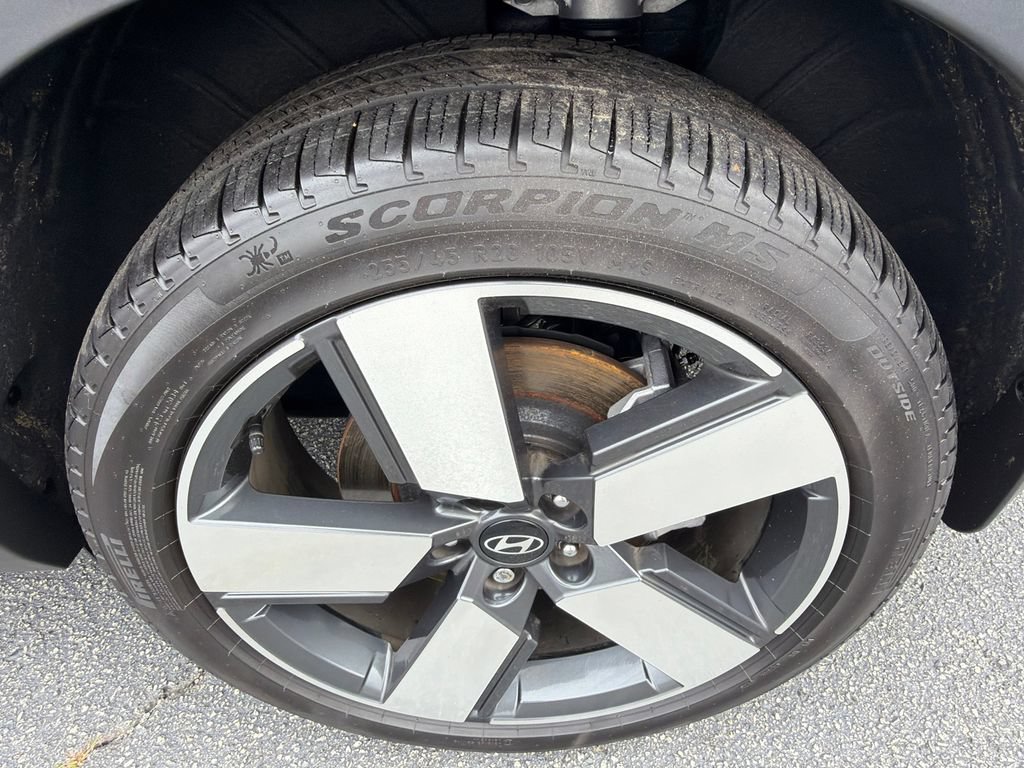 Used 2025 Hyundai Santa Fe Limited FWD image 20
