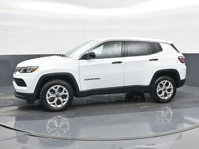 Used 2025 Jeep Compass Sport image 10