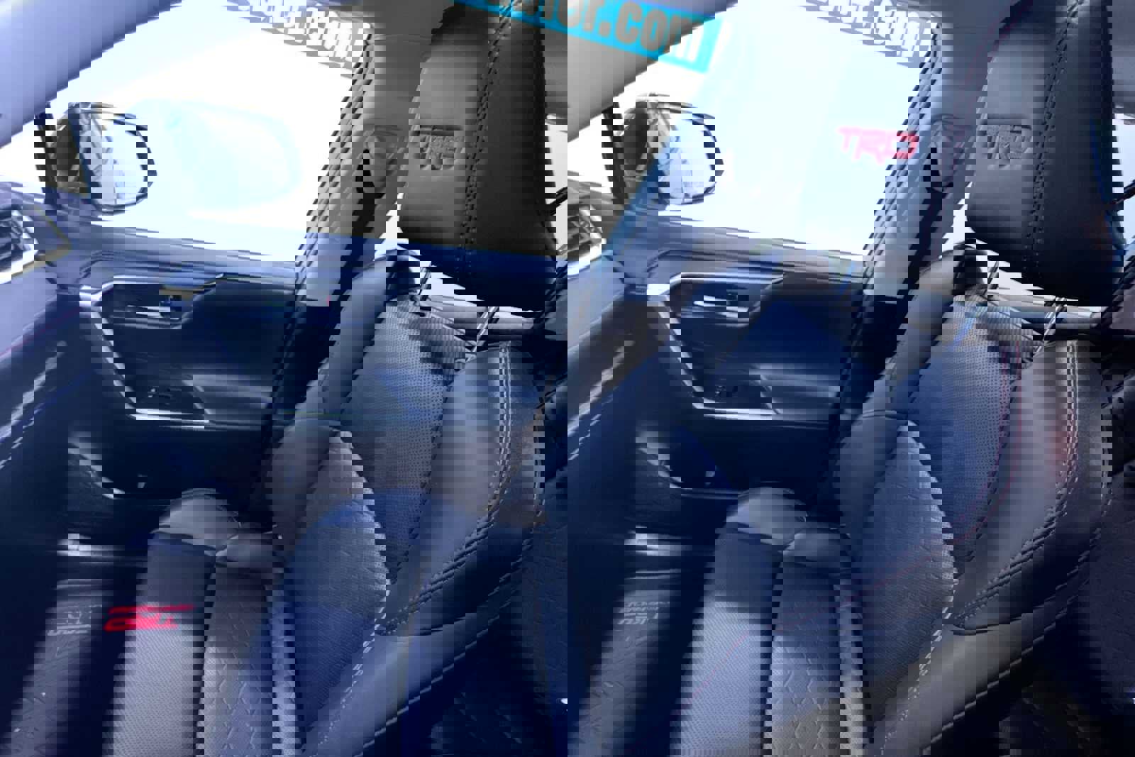 Used 2020 Toyota RAV4 TRD Off-Road image 36