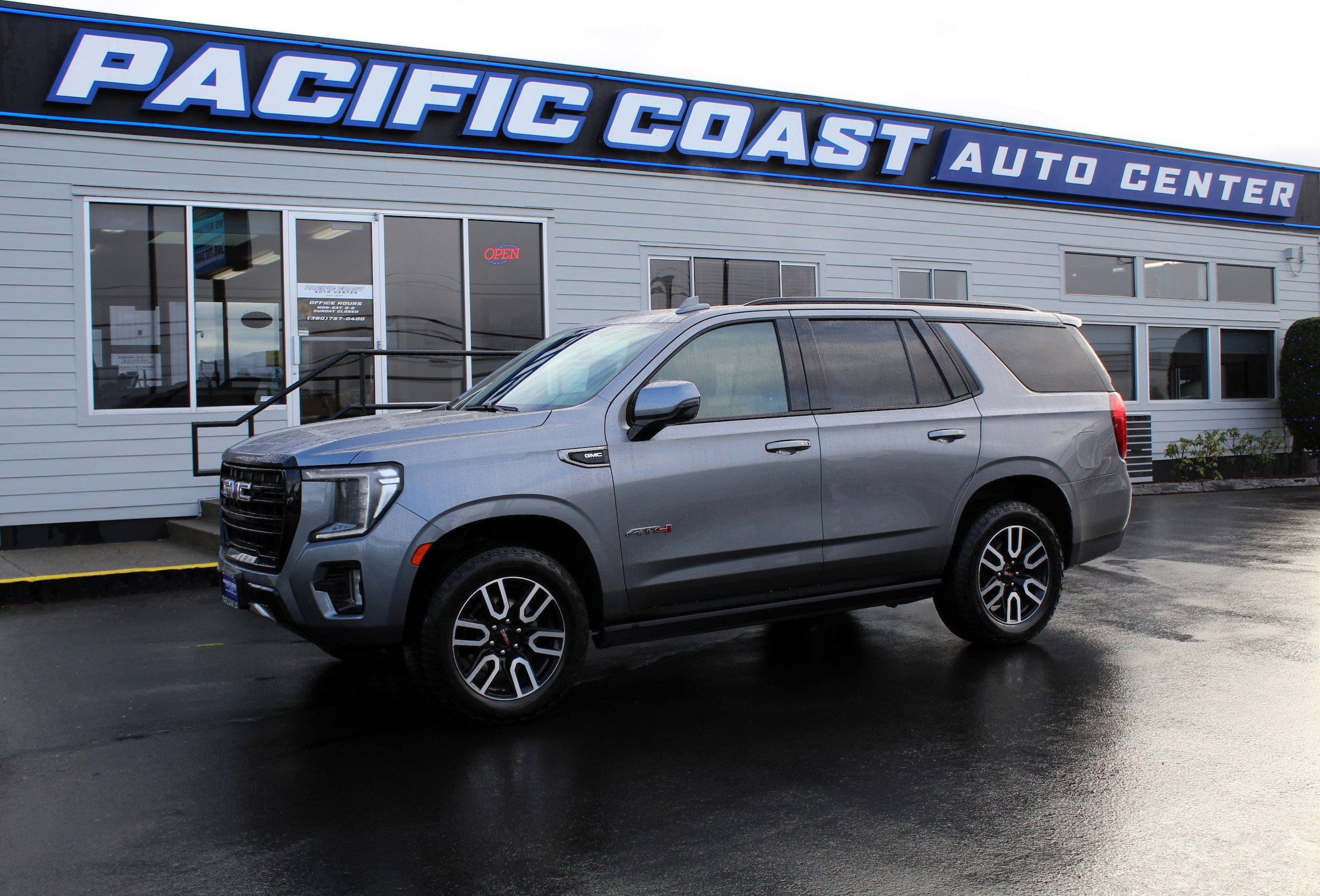 Used 2021 GMC Yukon AT4 w/ Rear Media and Nav Package