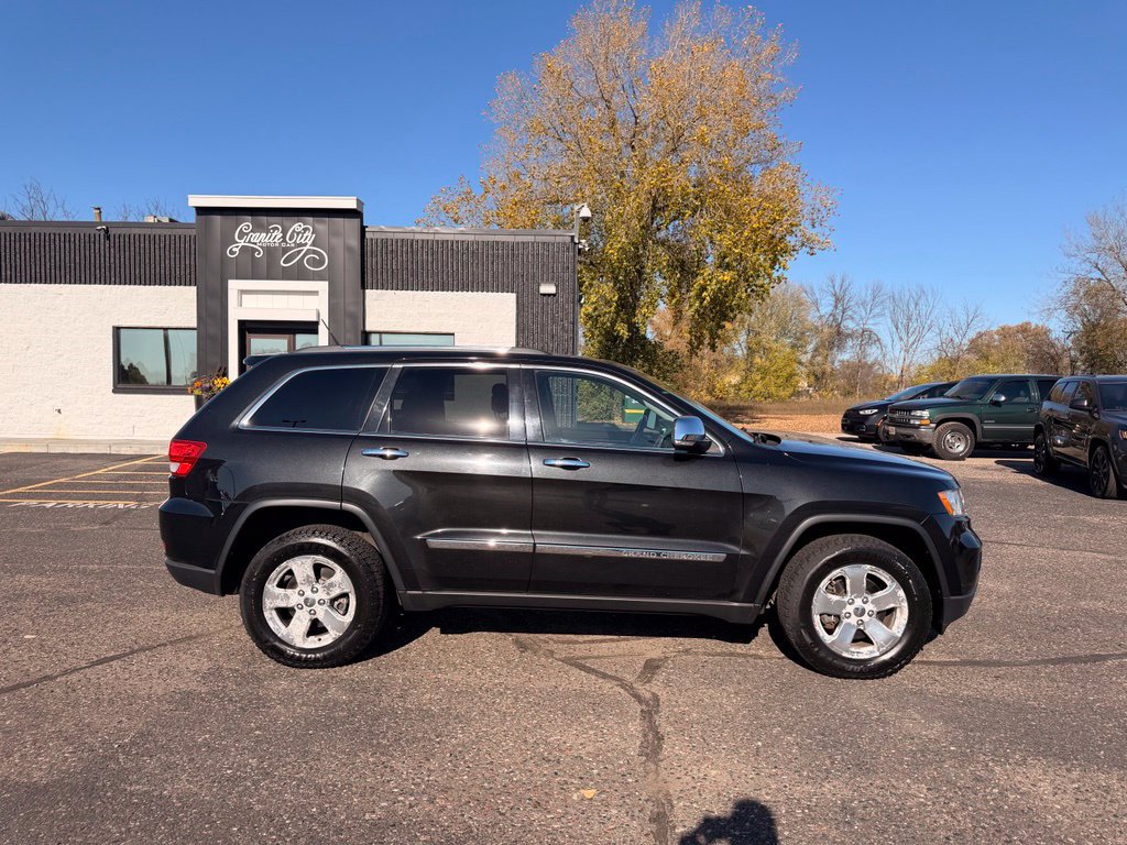 Used 2013 Jeep Grand Cherokee Limited AWD/4WD image 3
