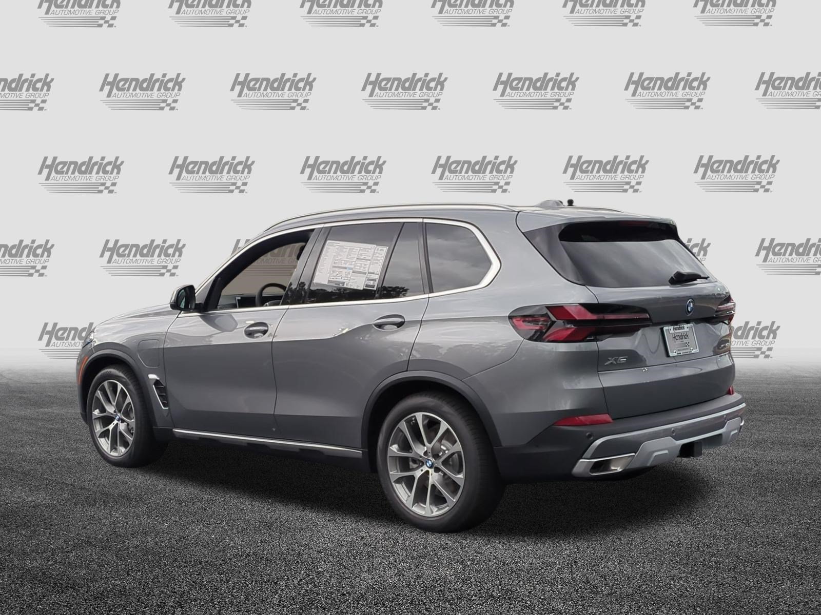 New 2026 BMW X5 xDrive50e w/ Climate Comfort Package AWD/4WD image 8