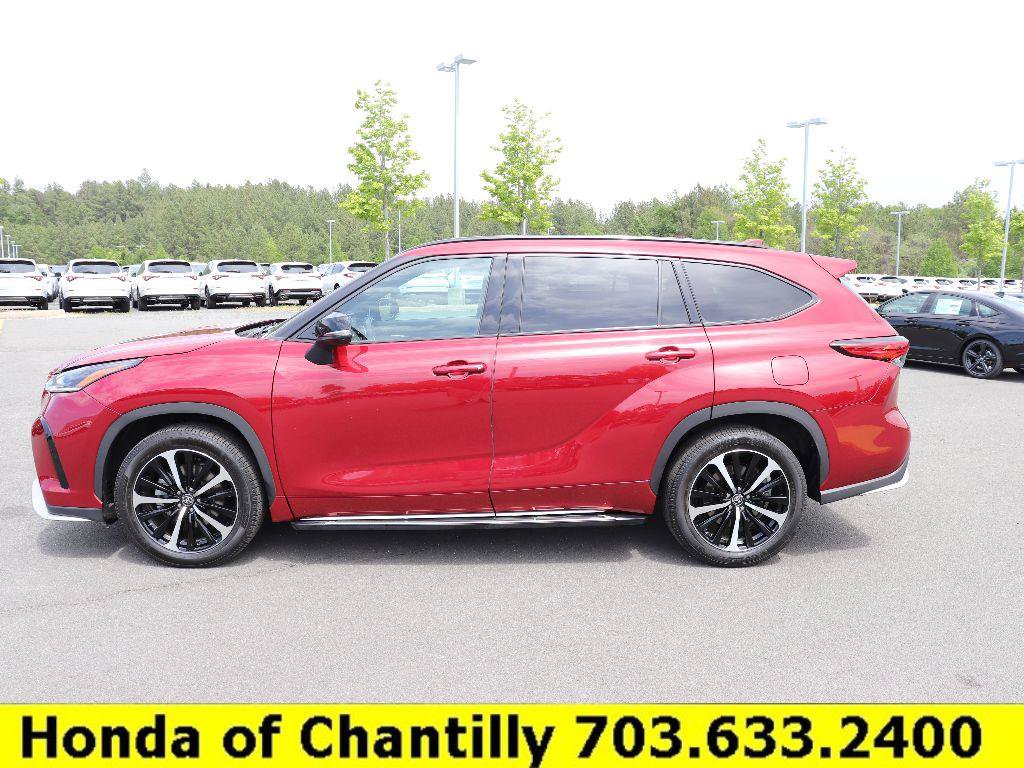 Used 2022 Toyota Highlander XSE FWD image 4
