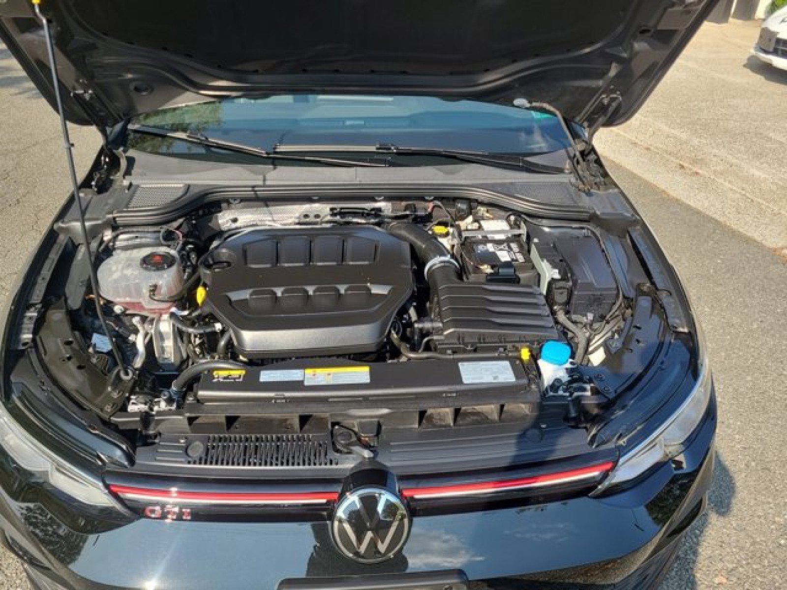 Used 2024 Volkswagen GTI SE image 9