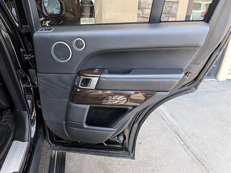 Used 2016 Land Rover Range Rover Supercharged AWD/4WD image 28