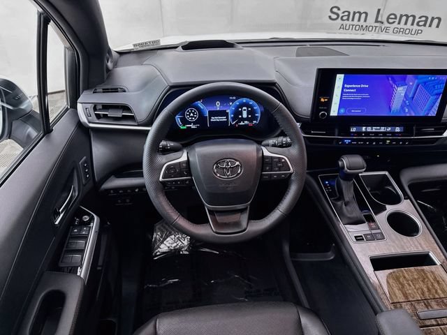 Used 2025 Toyota Sienna Platinum AWD/4WD image 24