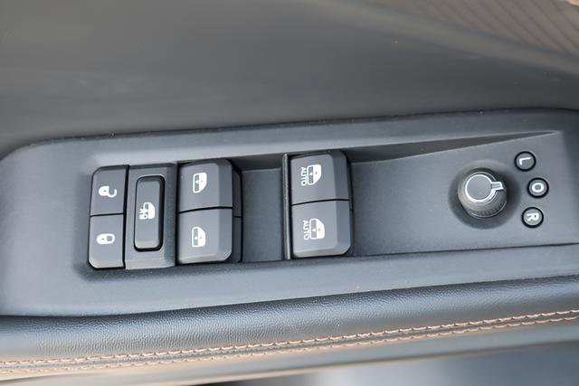 New 2026 Jeep Cherokee Limited image 11