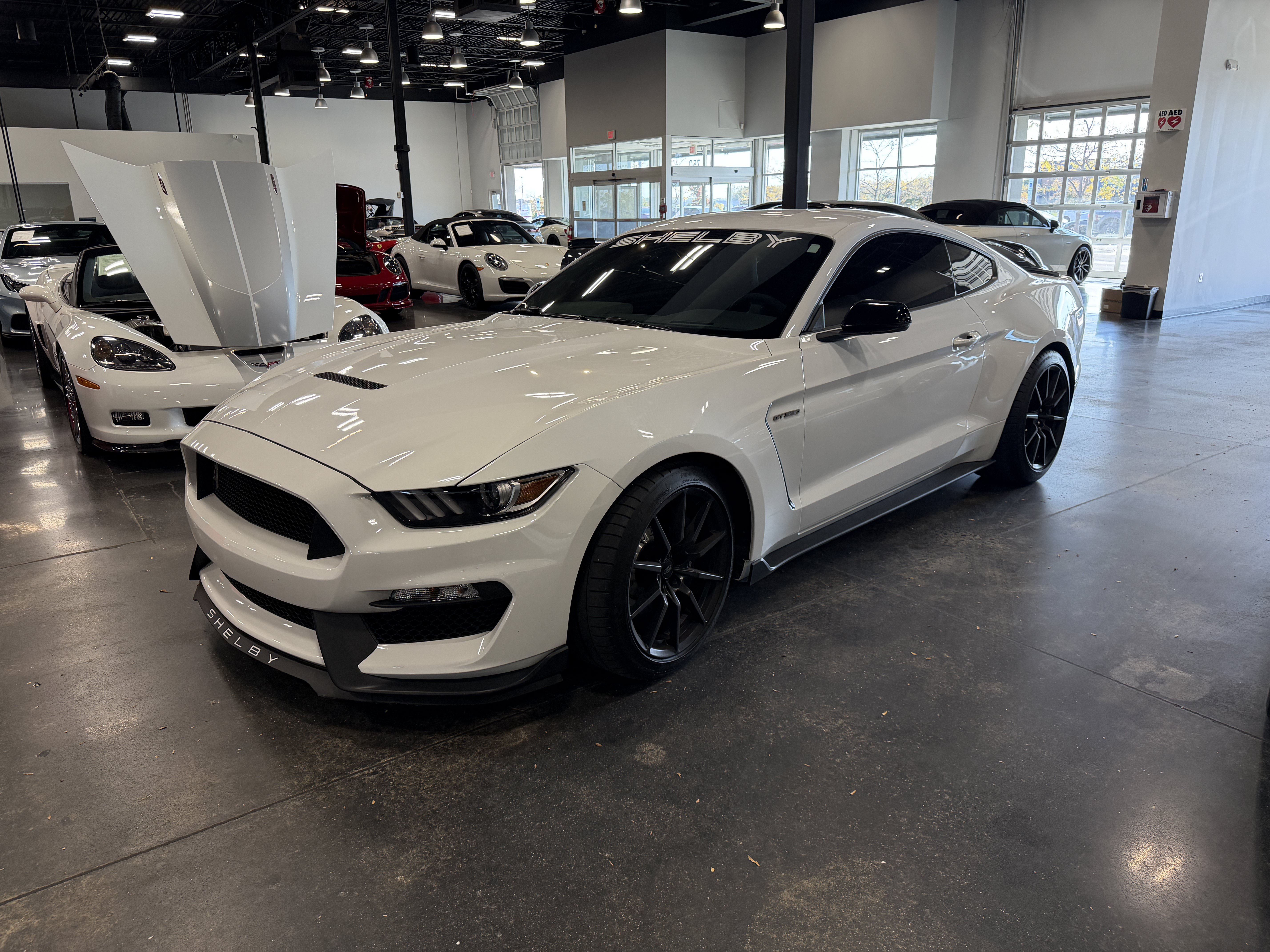 Used 2016 Ford Mustang Shelby GT350 w/ Technology Package RWD image 3