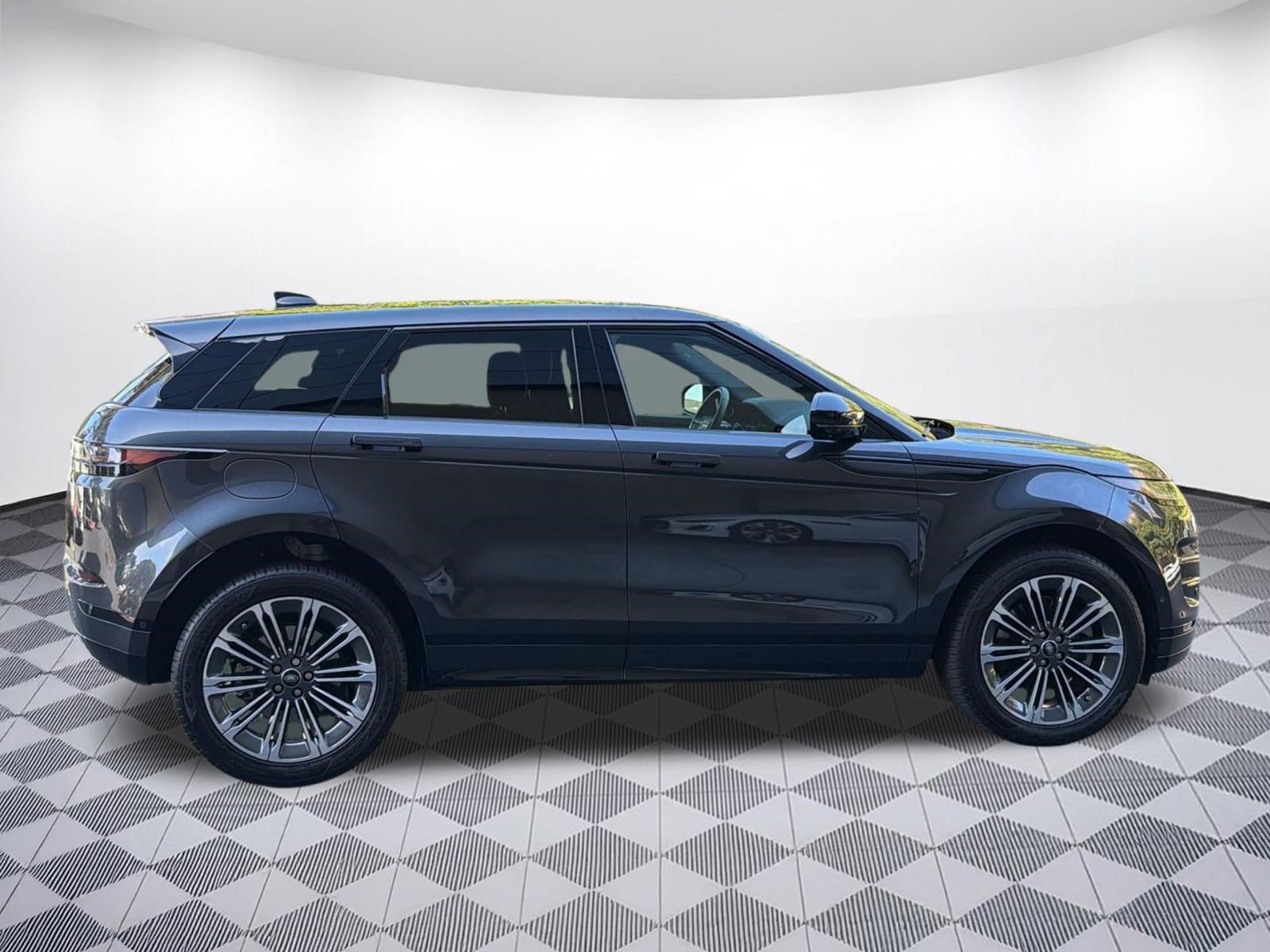 Certified 2026 Land Rover Range Rover Evoque Dynamic SE AWD/4WD image 8
