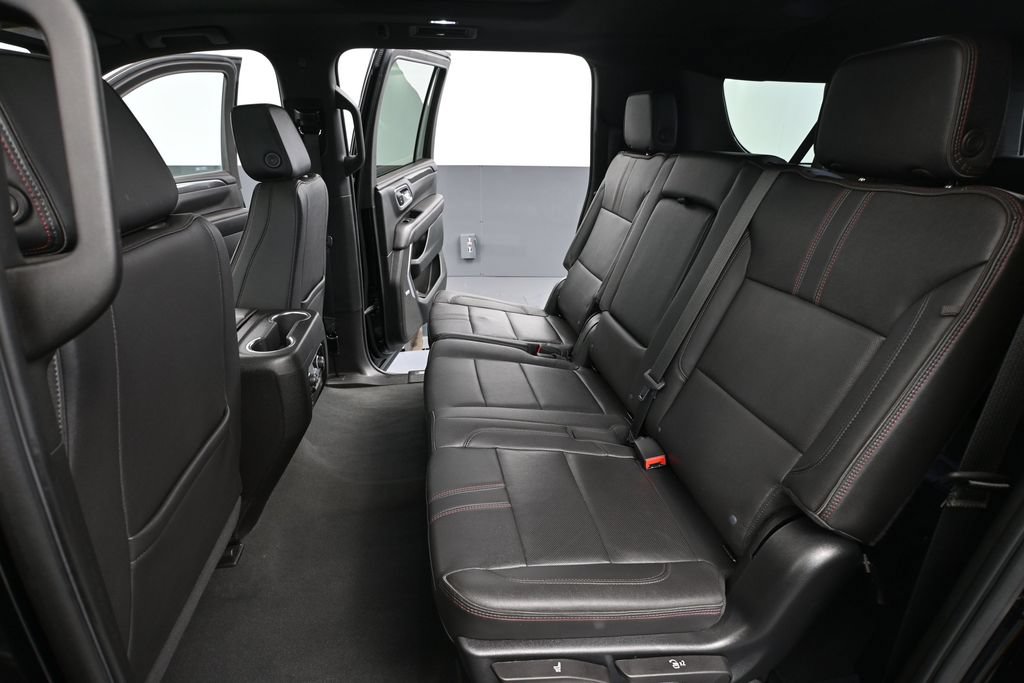 Used 2023 Chevrolet Suburban RST AWD/4WD image 42