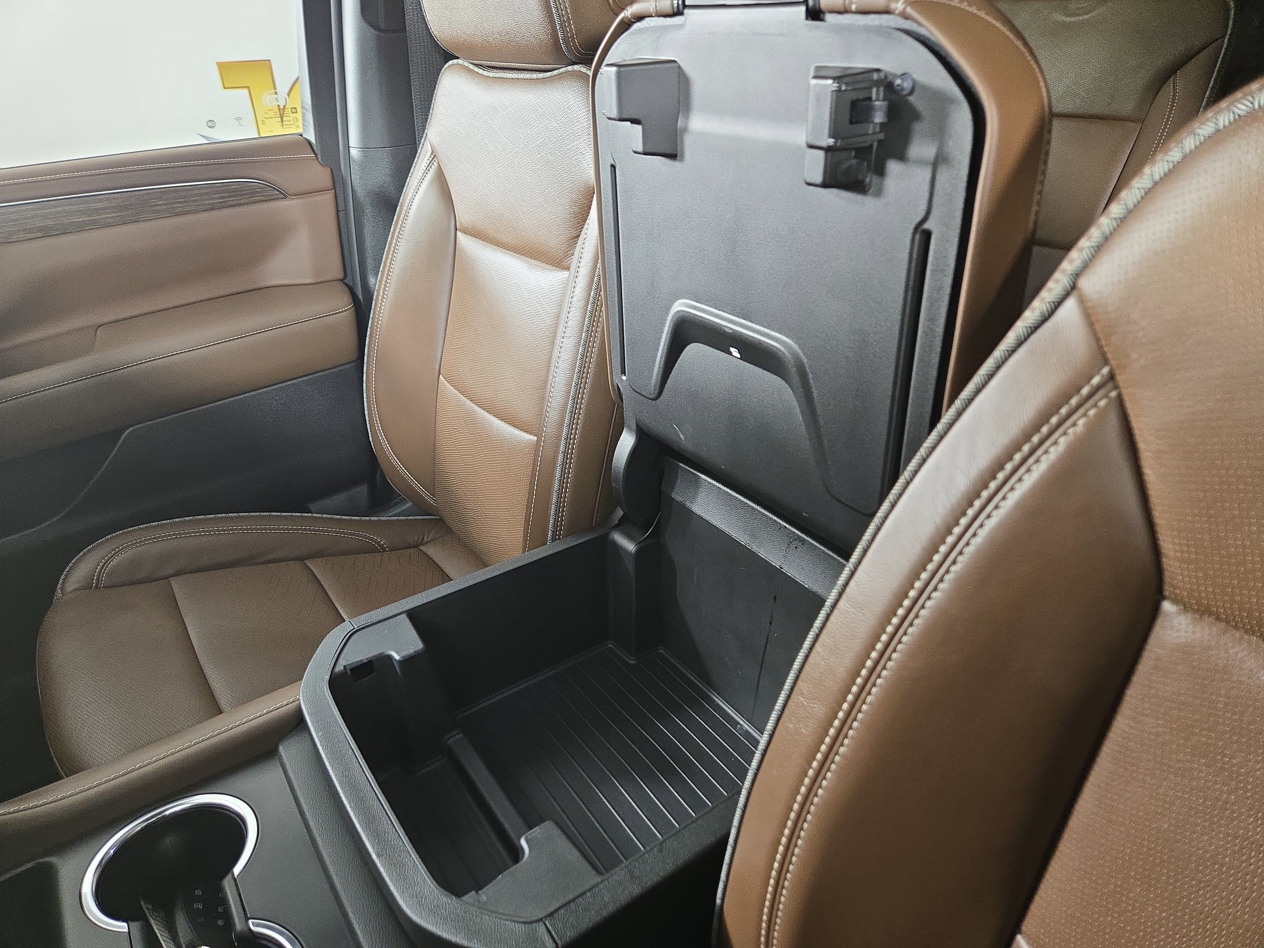 Certified 2023 Chevrolet Suburban High Country image 30