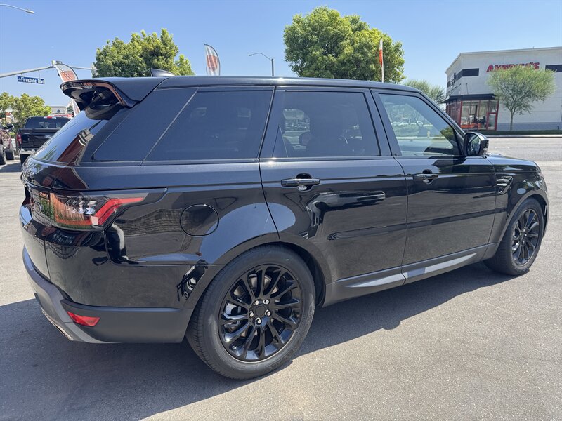 Used 2020 Land Rover Range Rover Sport SE AWD/4WD image 17